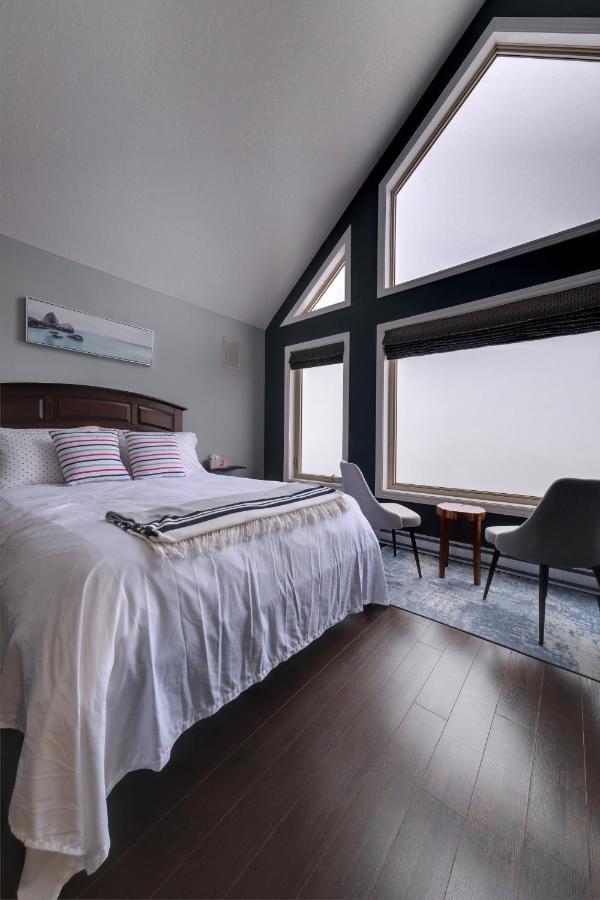 Coastal Lookout Suites Корнер-Брук Екстер'єр фото